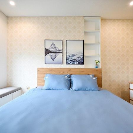 Qhome Dlux 2Pn Ho Chi Minh City Bagian luar foto