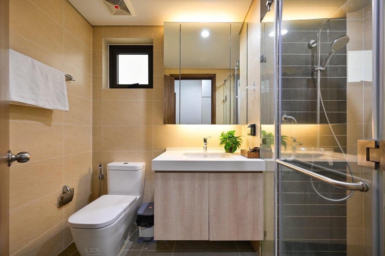 Qhome Dlux 2Pn Ho Chi Minh City Bagian luar foto