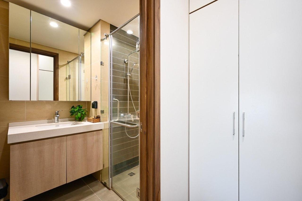 Qhome Dlux 2Pn Ho Chi Minh City Bagian luar foto