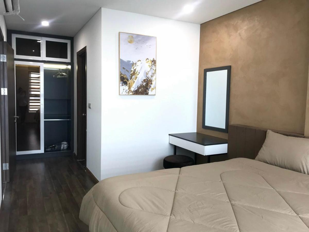 Qhome Dlux 2Pn Ho Chi Minh City Bagian luar foto
